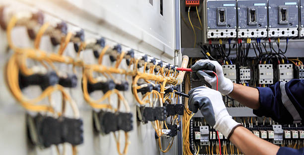 Professional Ceiling Fan Installation technician working in Beckham County County, OK